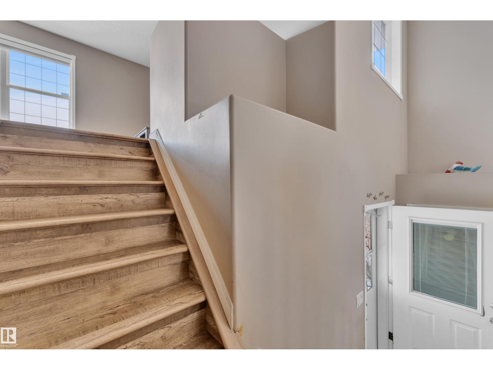 3774 20 ST NW - 11