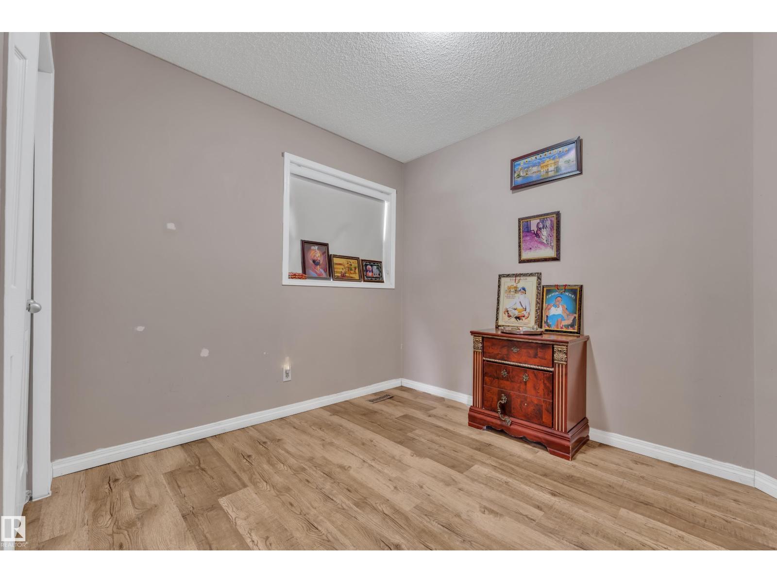 3774 20 ST NW - 16