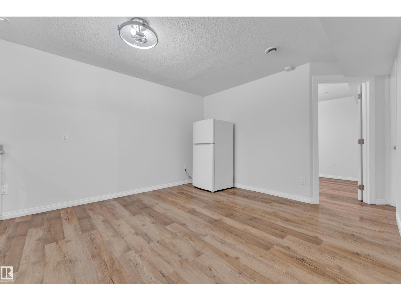 3774 20 ST NW - 24