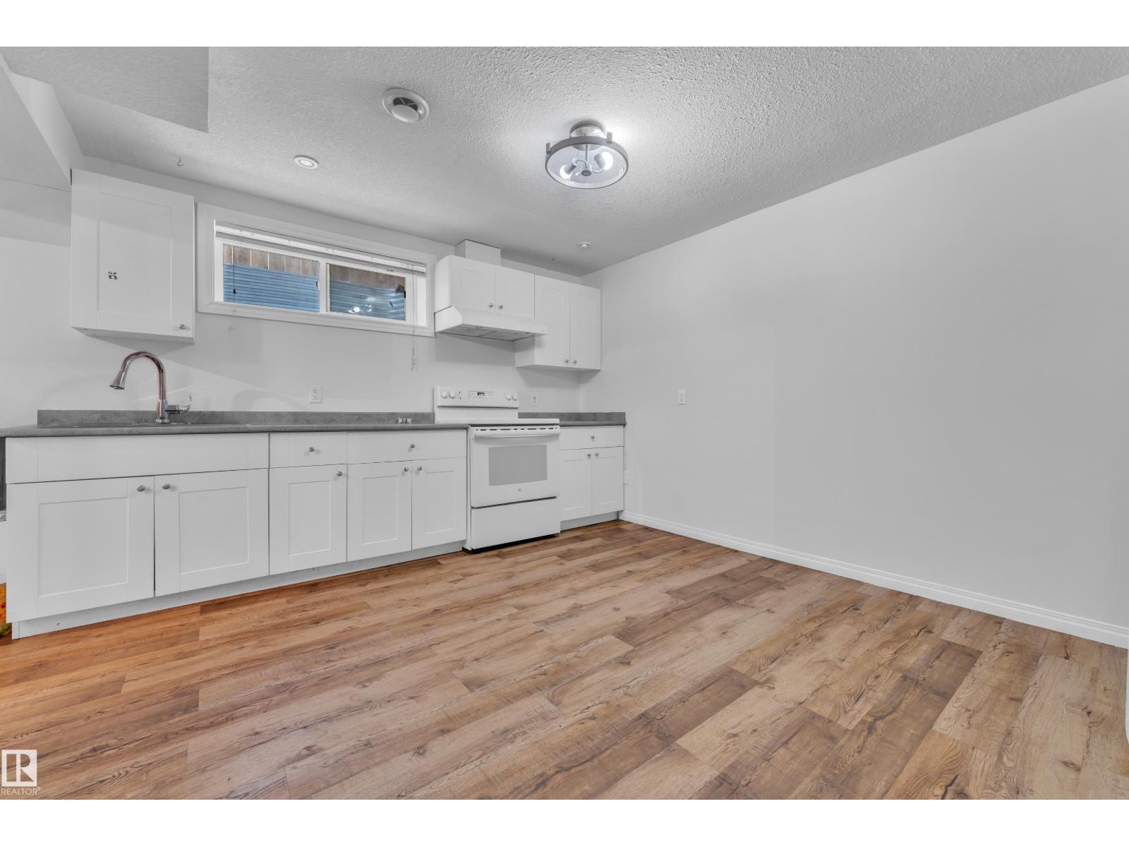 3774 20 ST NW - 25