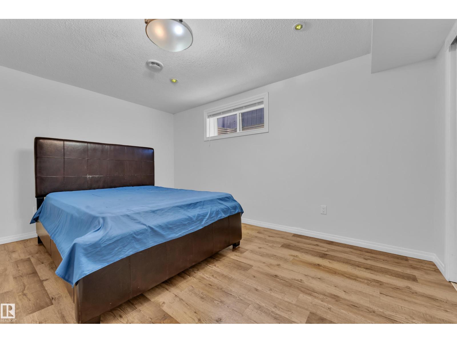 3774 20 ST NW - 26