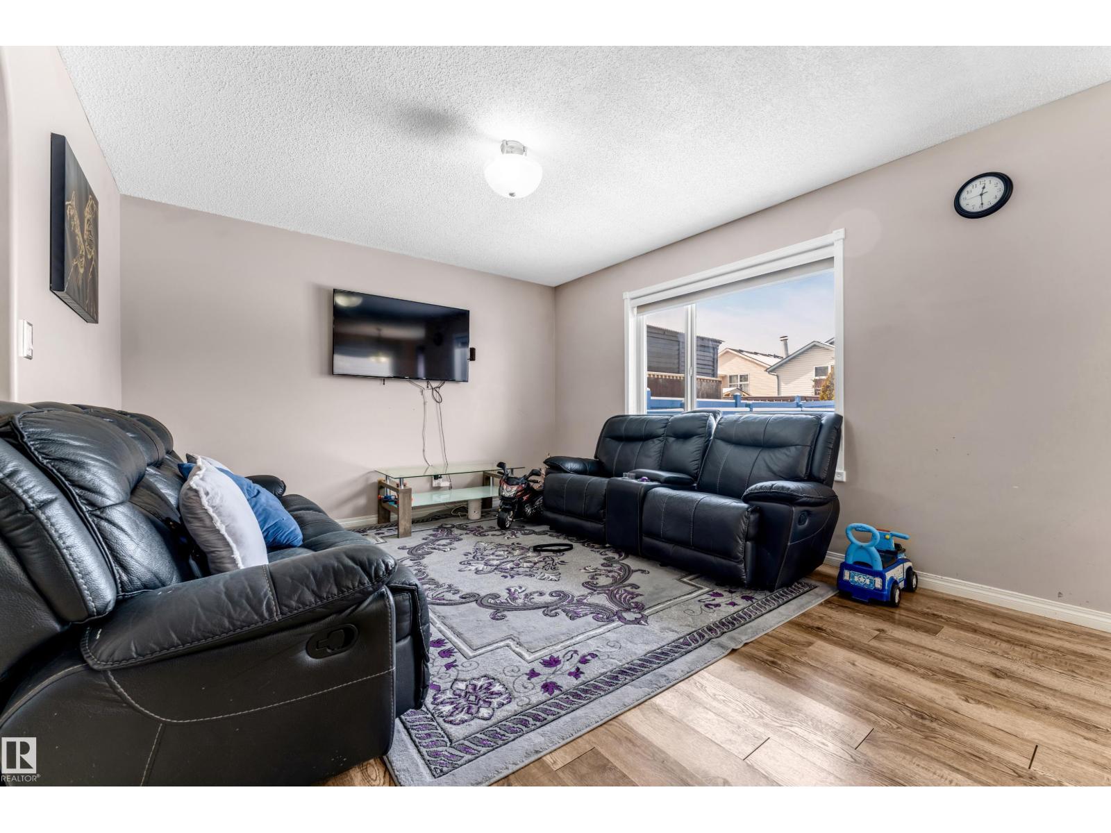 3774 20 ST NW - 6