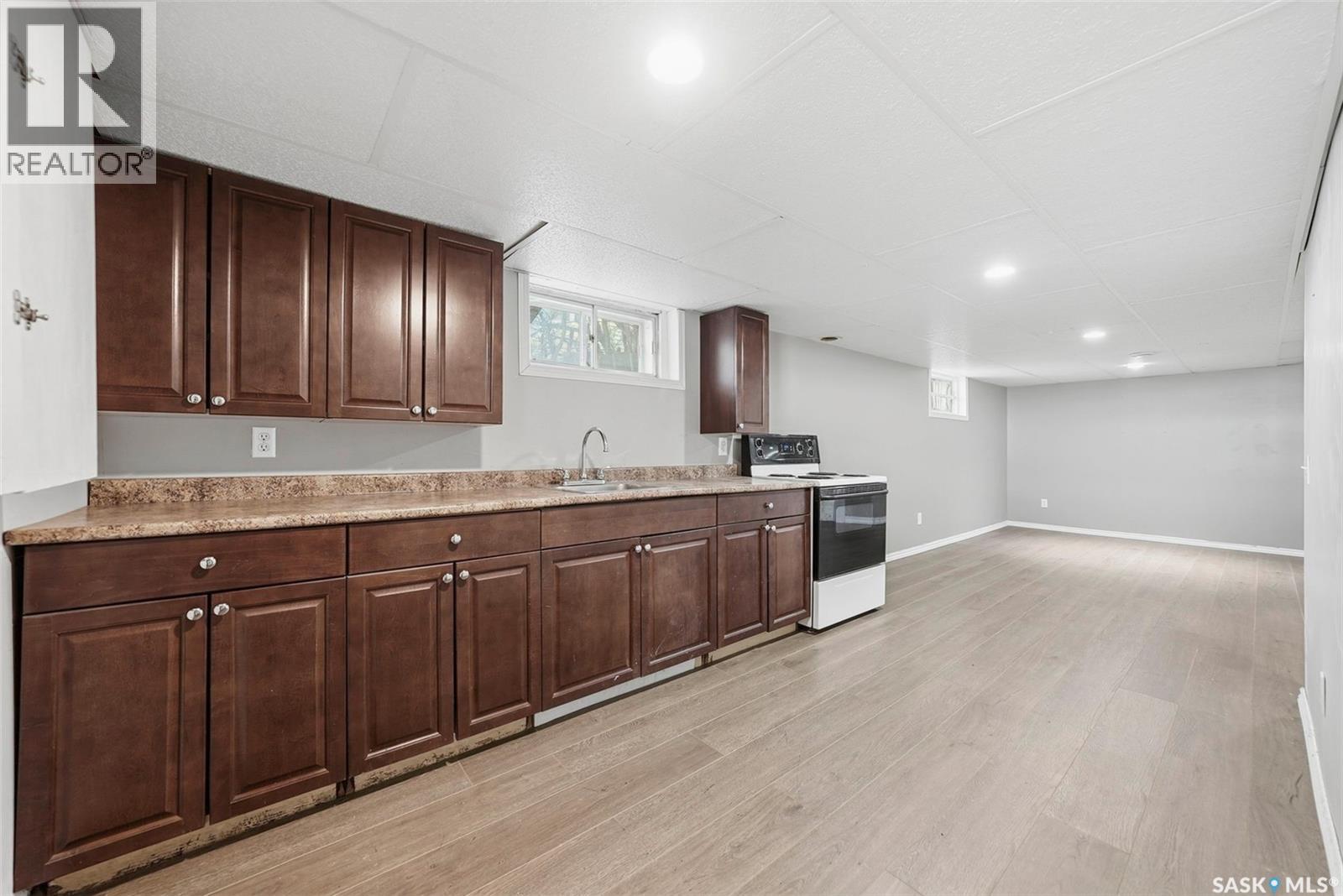 1917 Lorne AVENUE - 16