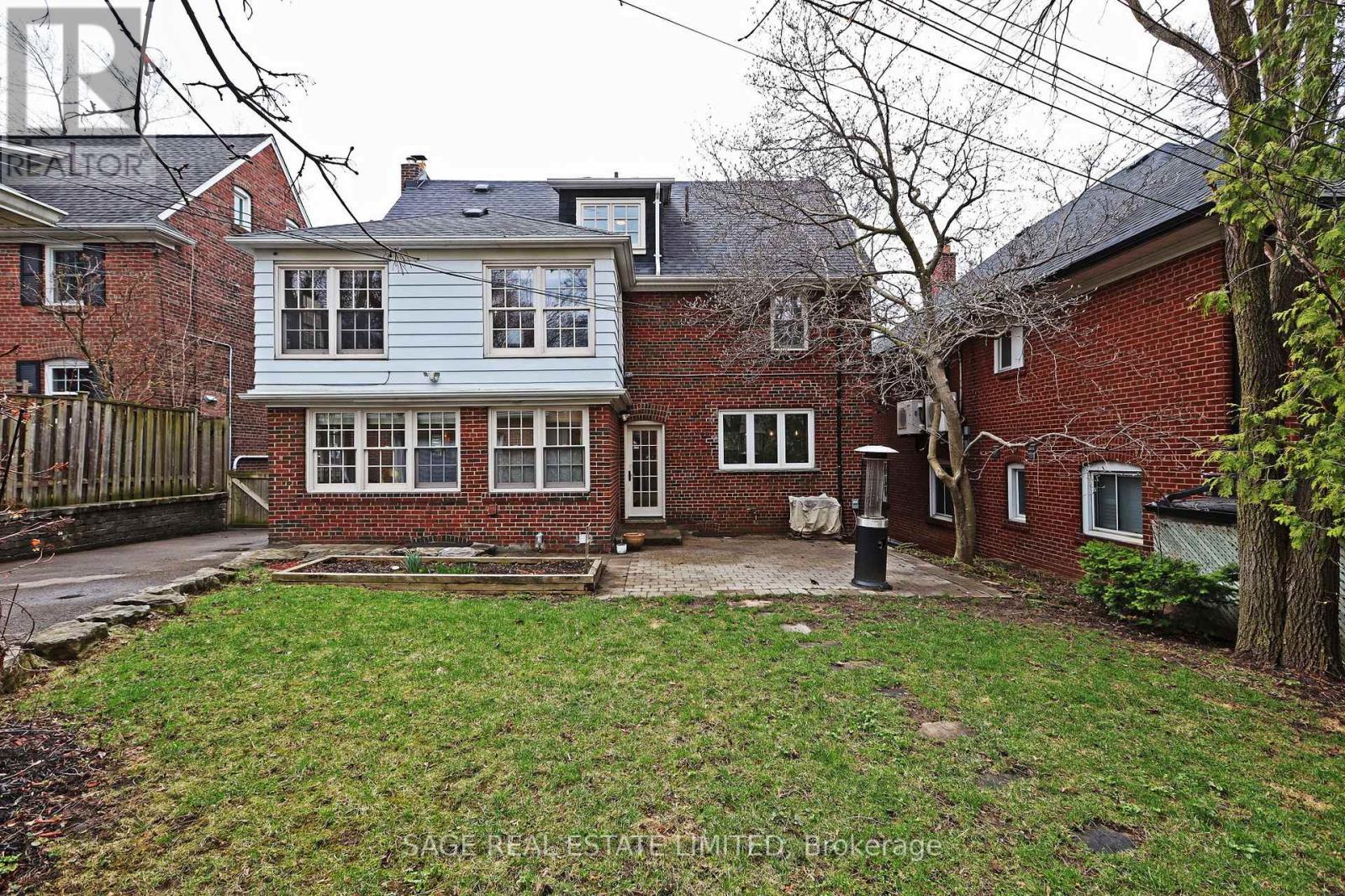 85 WEYBOURNE CRESCENT - 34