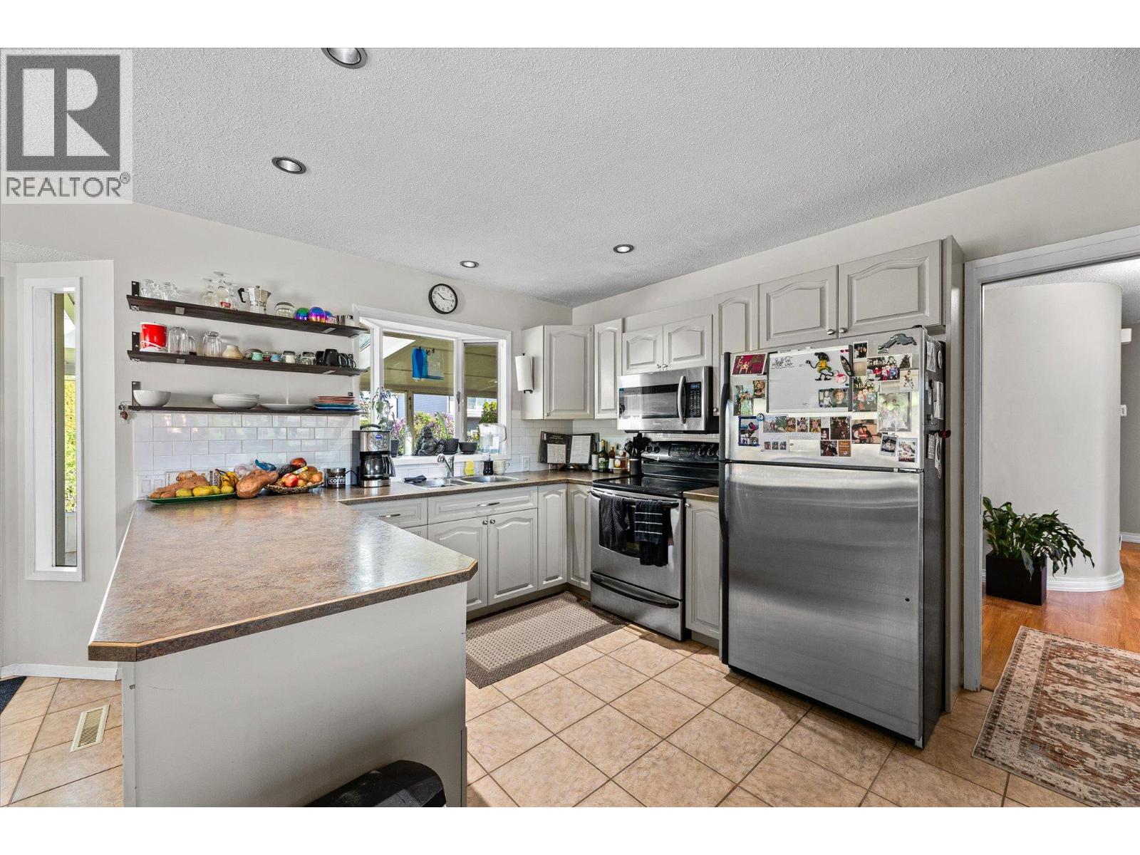 856 Birch Avenue - 11