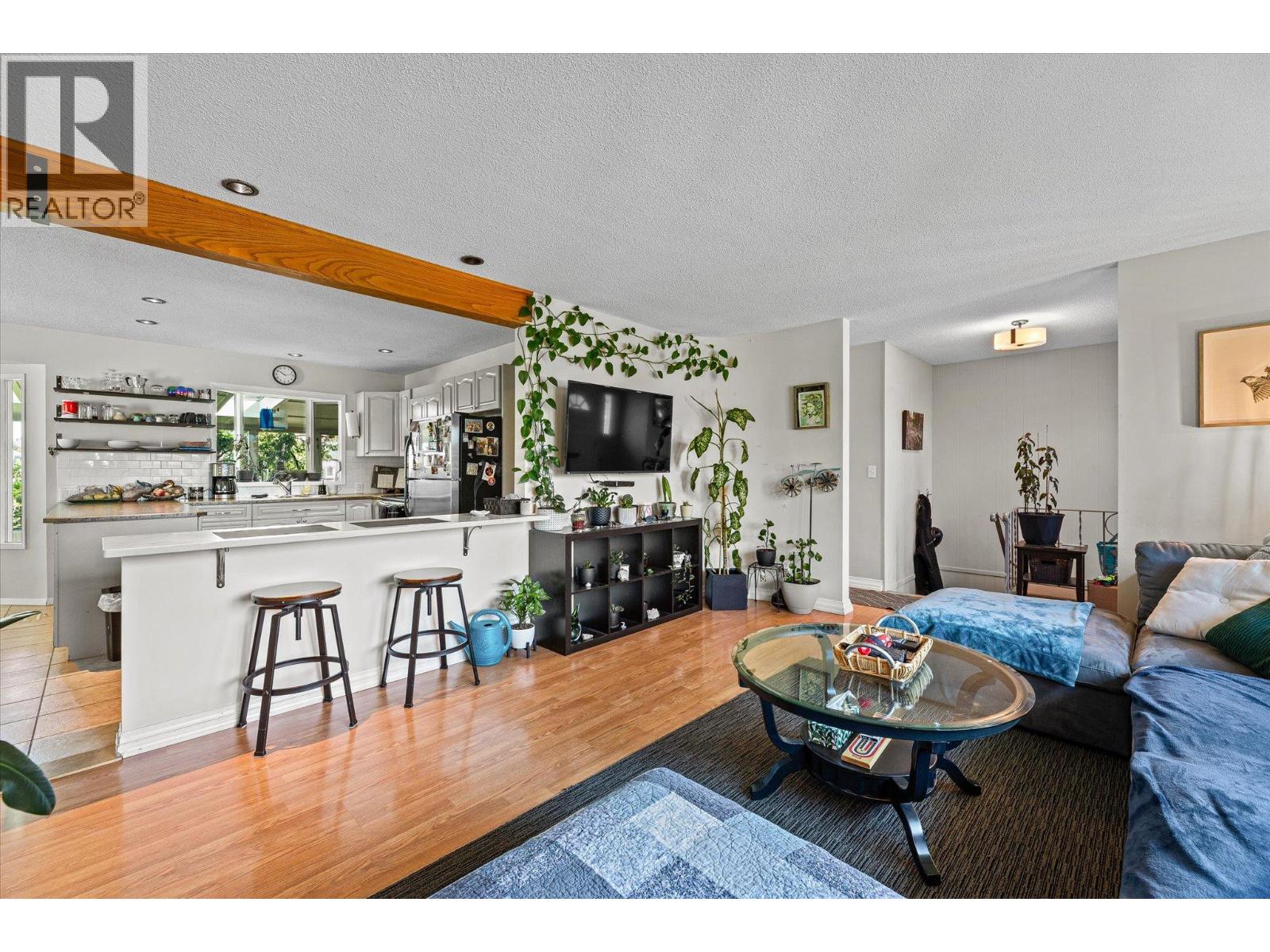 856 Birch Avenue - 8