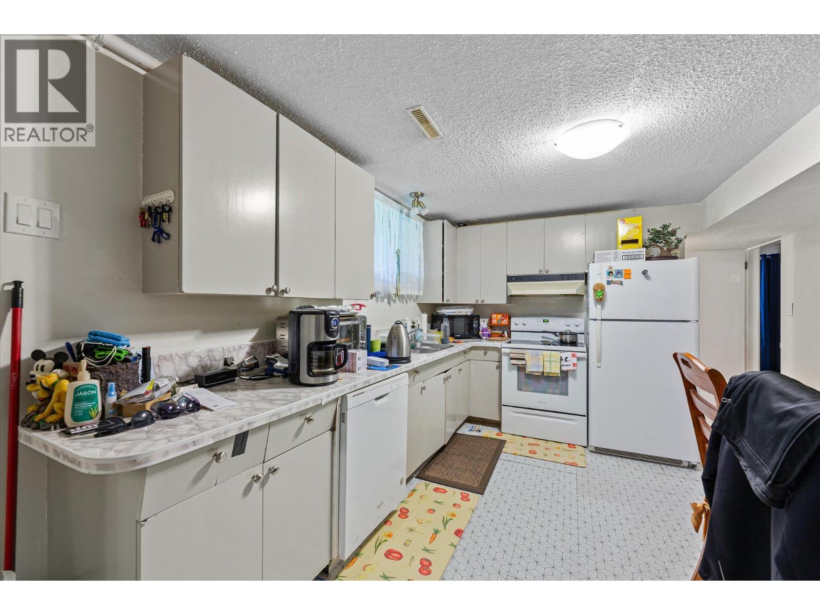 856 Birch Avenue - 32