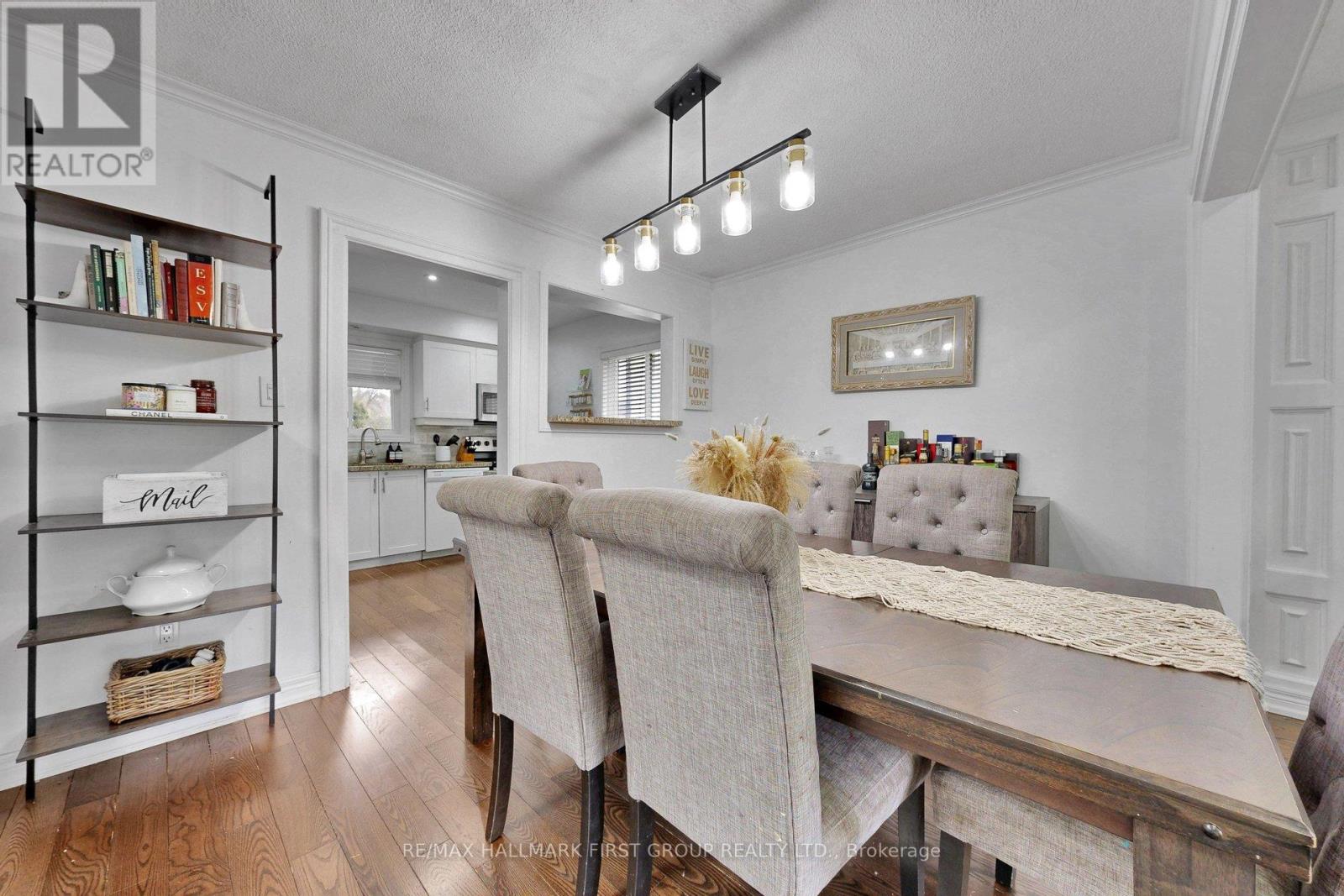 504 CAMELOT DRIVE - 13
