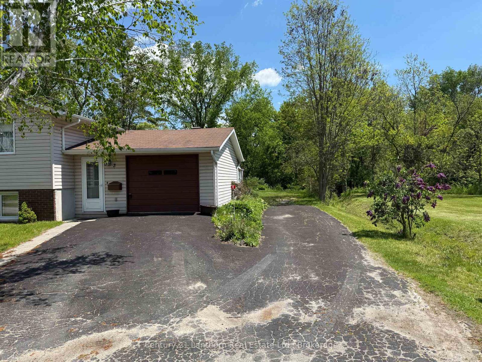 3 CHAMPLAIN STREET - 4