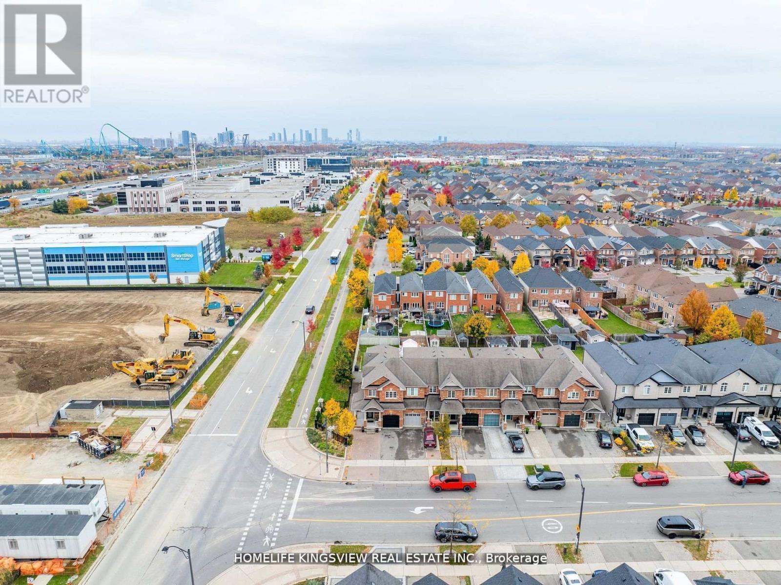 241 CANADA DRIVE - 31