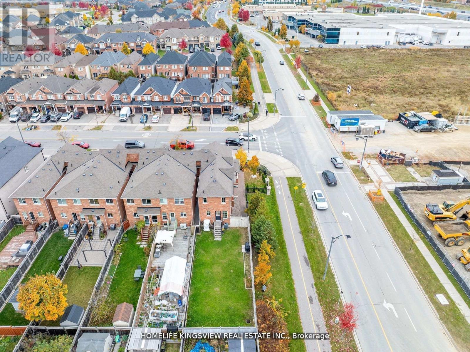241 CANADA DRIVE - 33