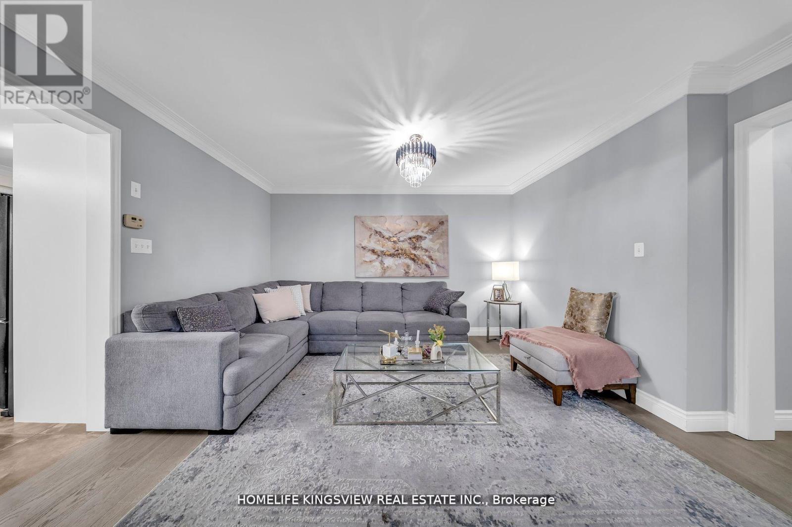 241 CANADA DRIVE - 8
