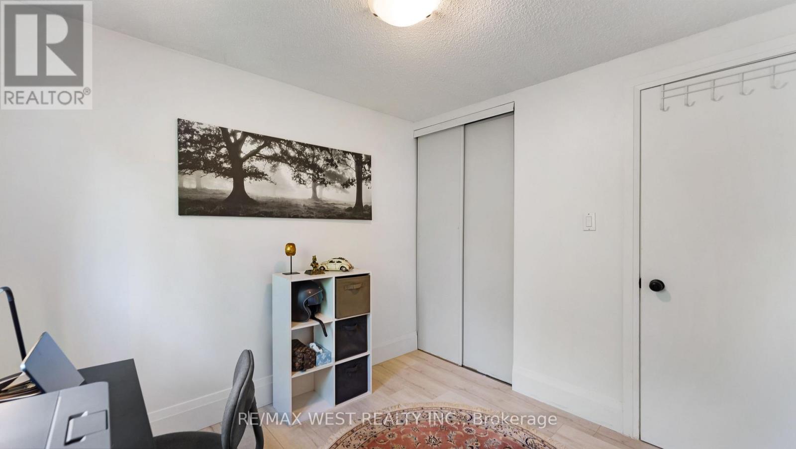 48 GRAY CRESCENT - 21