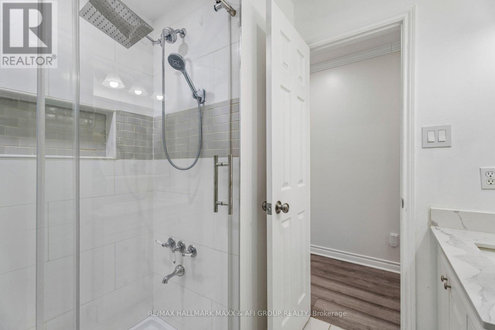 11 CHARLOTTE COURT - 31
