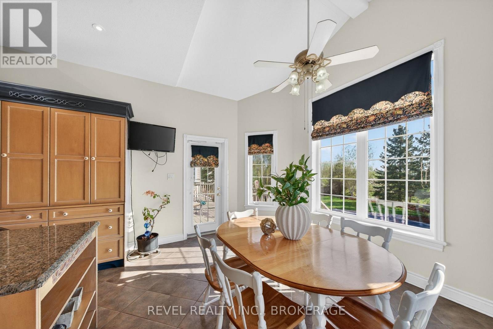 567 SHILOH AVENUE - 20