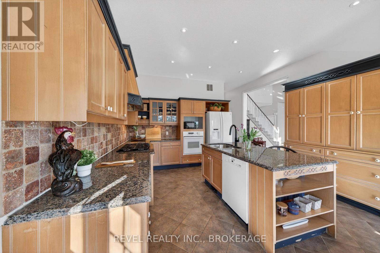 567 SHILOH AVENUE - 21