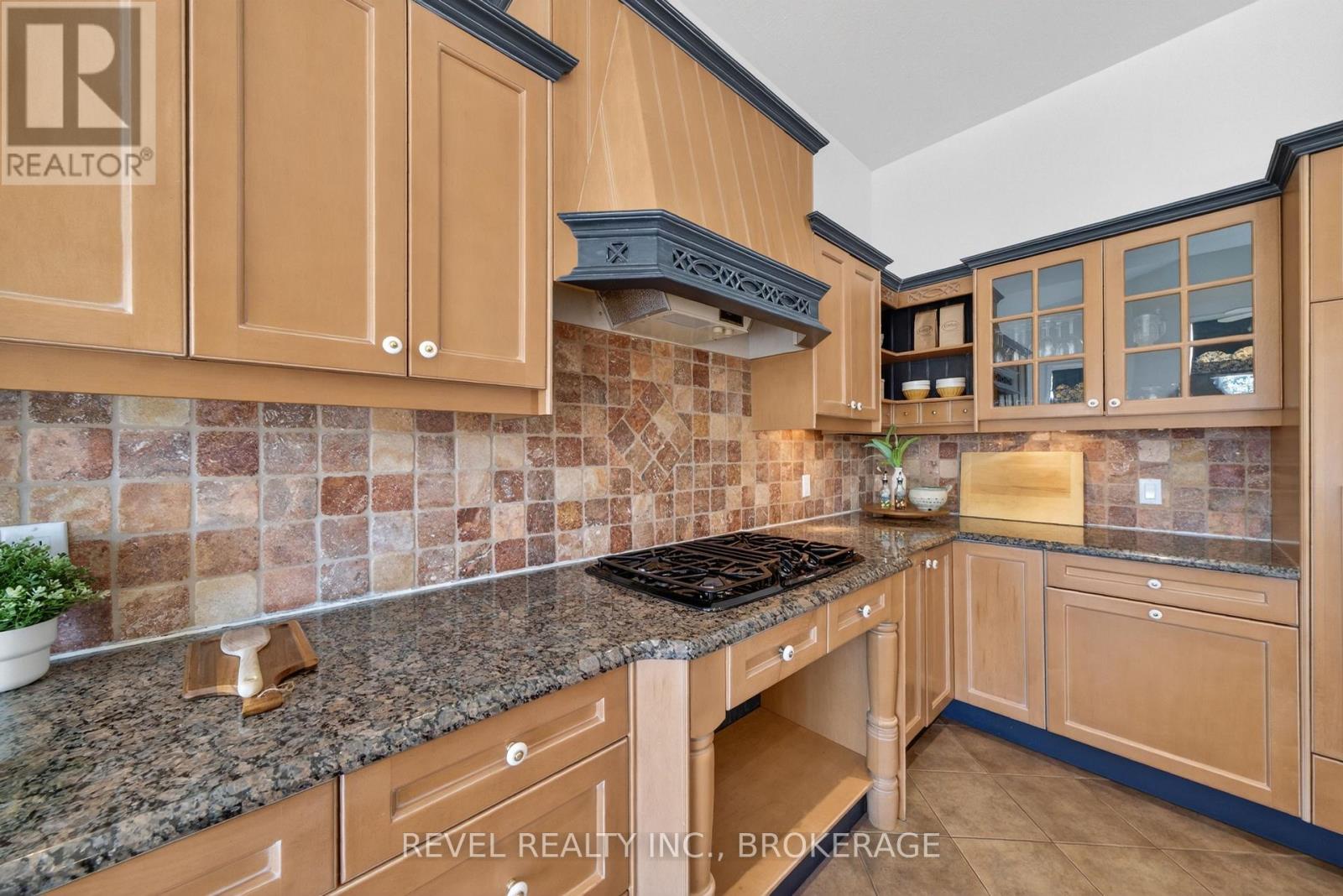 567 SHILOH AVENUE - 23