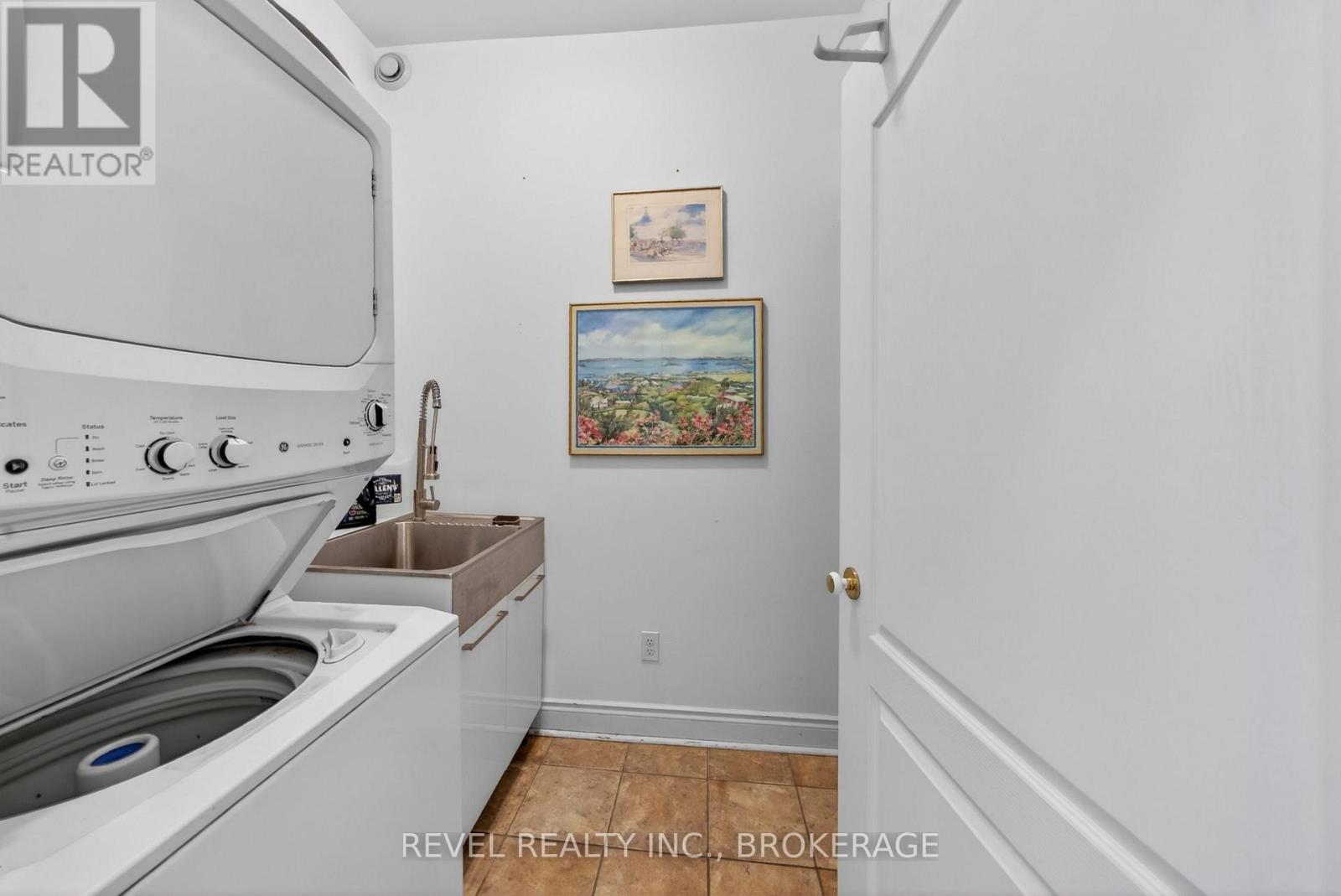 567 SHILOH AVENUE - 25