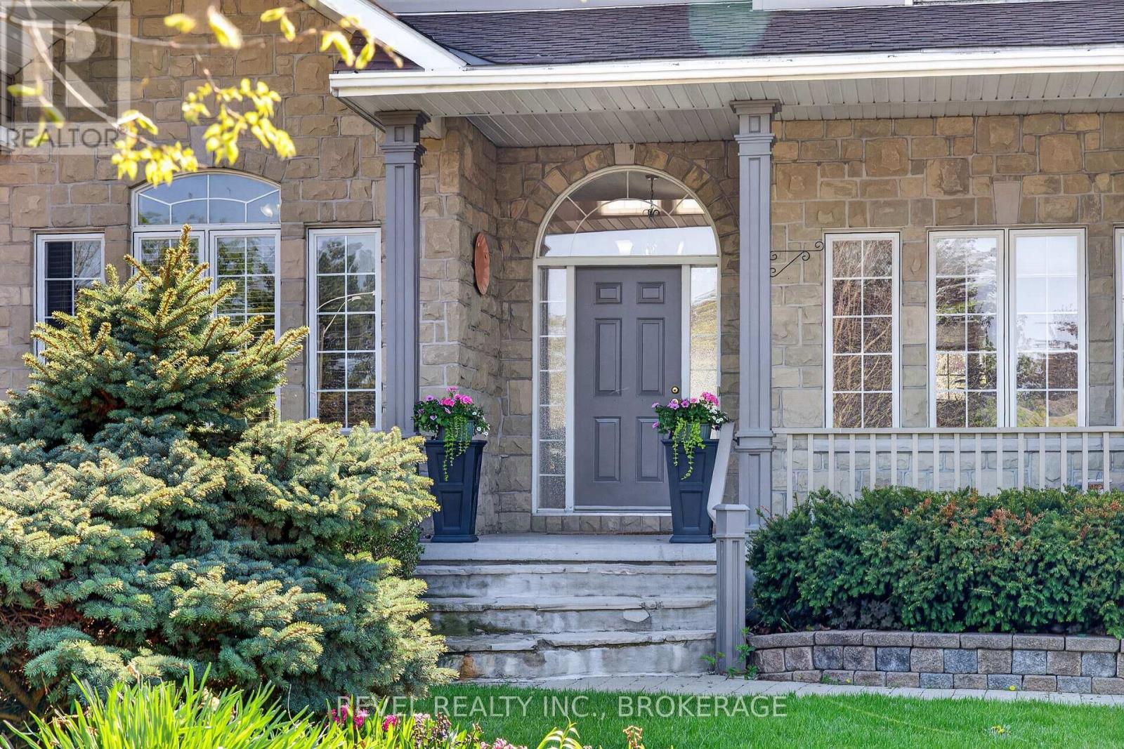 567 SHILOH AVENUE - 4