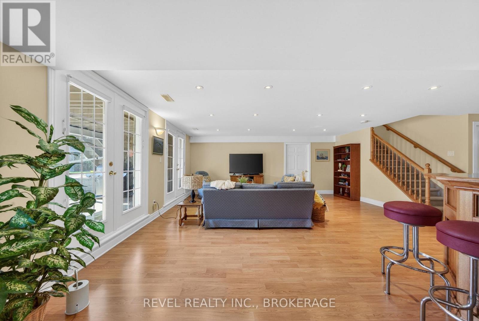 567 SHILOH AVENUE - 41