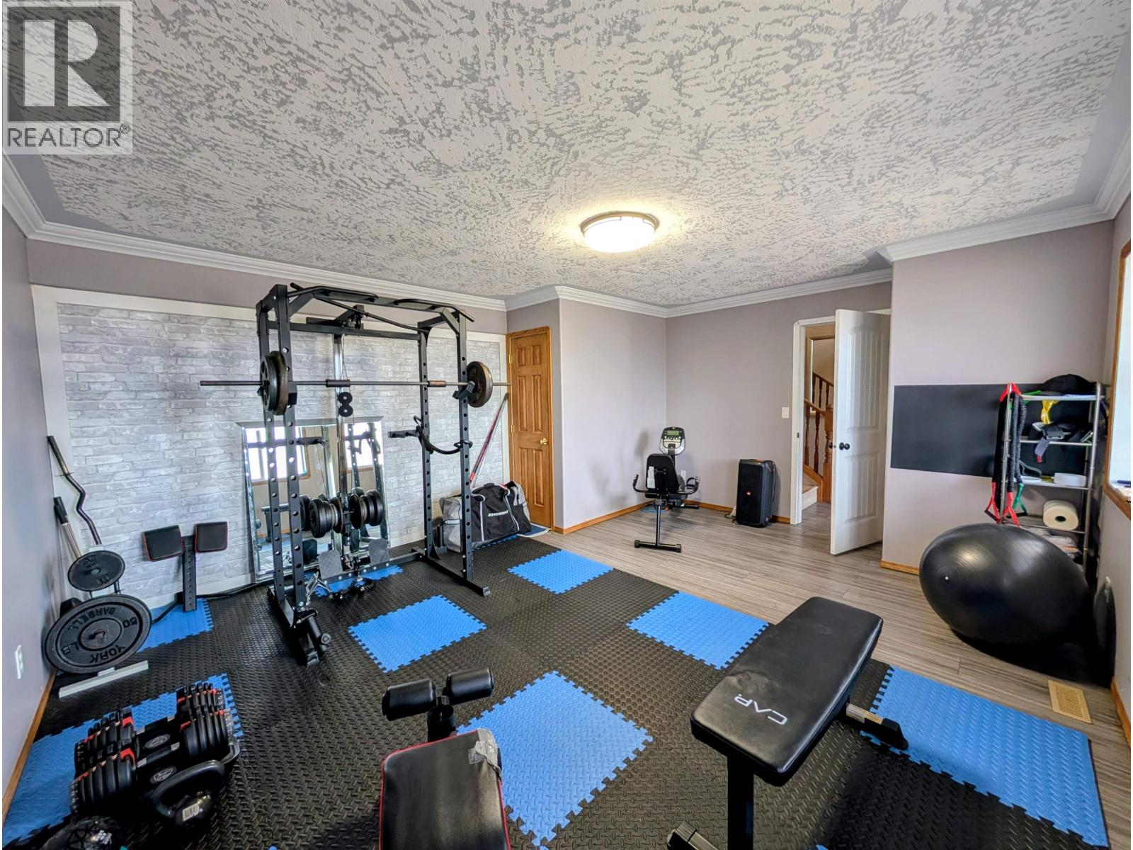 1475 CHESTNUT STREET - 21