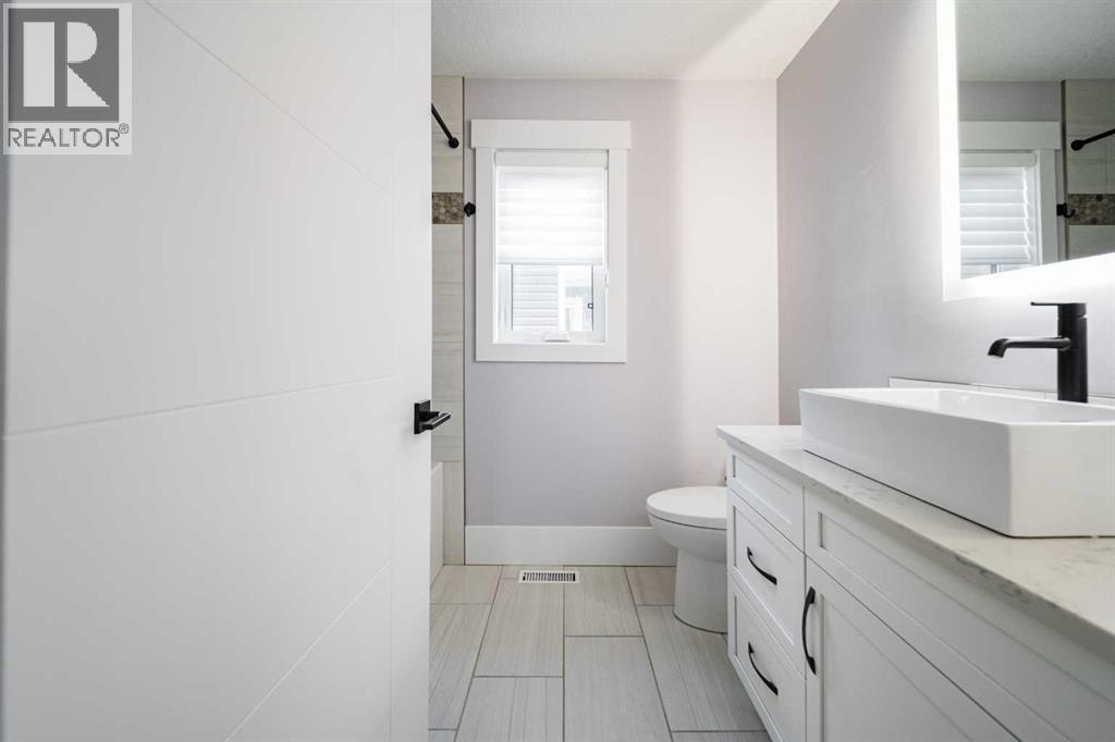 220 Warren Way, Fort McMurray