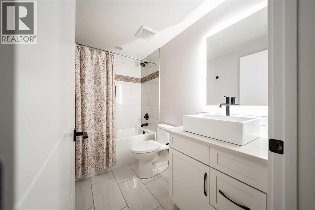220 Warren Way, Fort McMurray