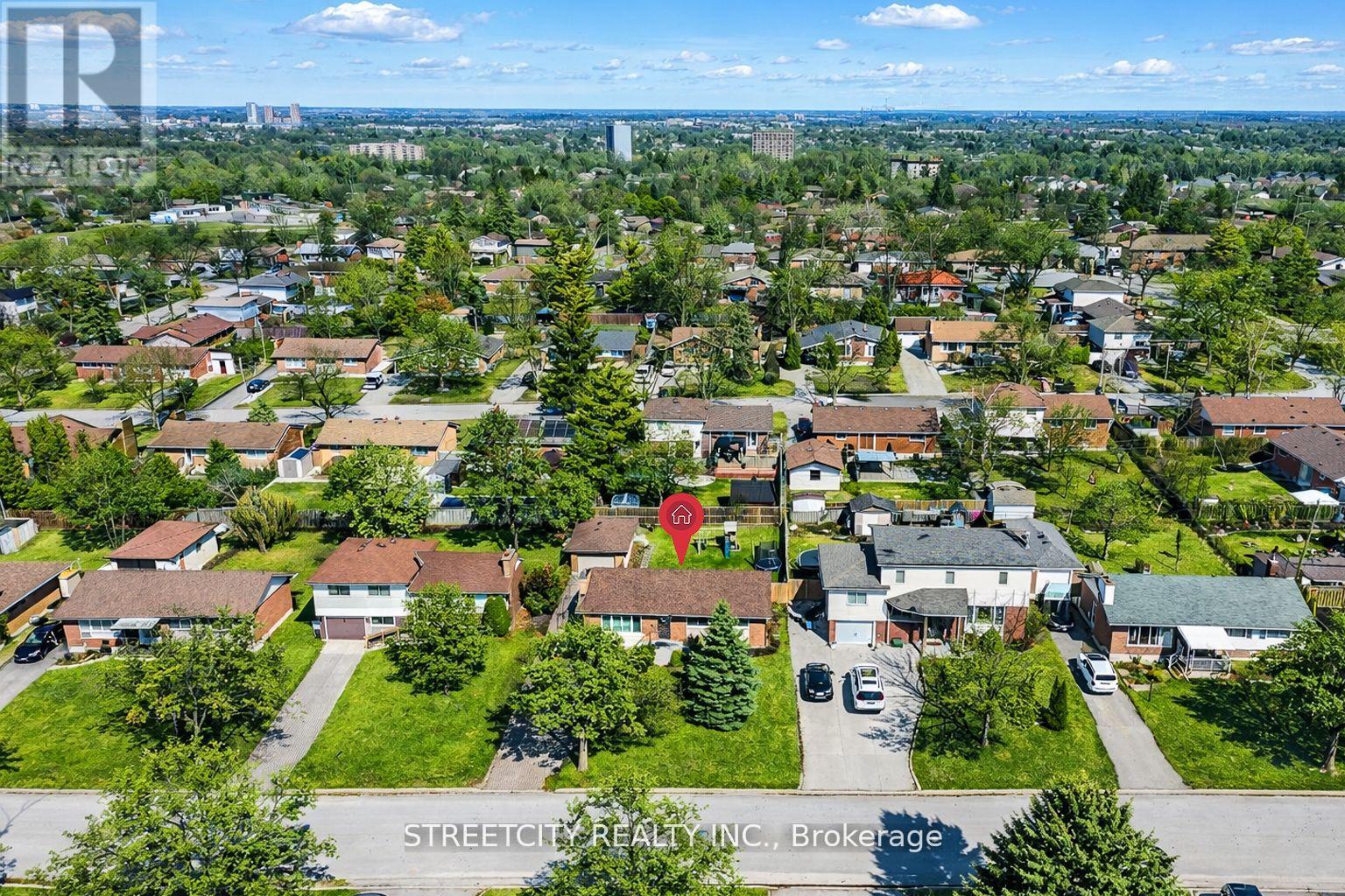 306 BURLINGTON CRESCENT - 40