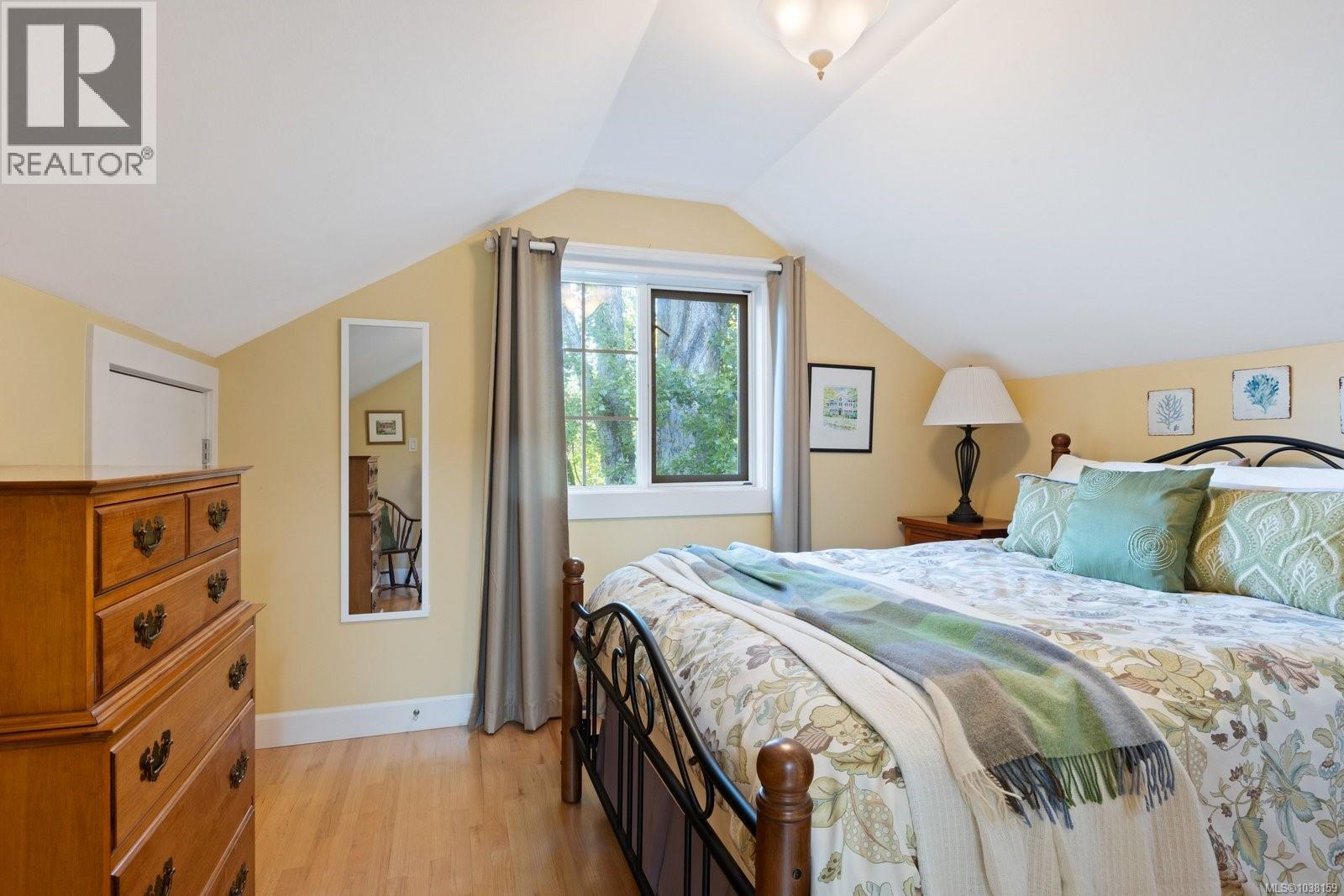 1087 Maple Rd - 26