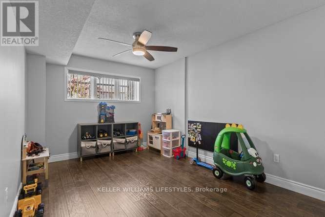 143 GERALD CRESCENT - 27