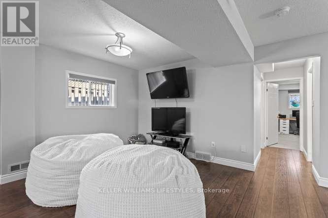 143 GERALD CRESCENT - 30