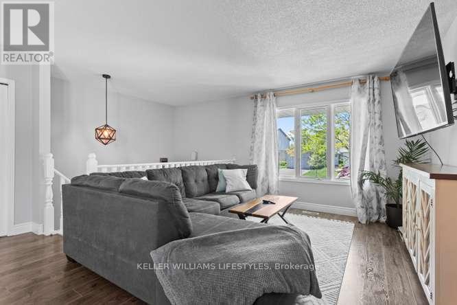 143 GERALD CRESCENT - 7