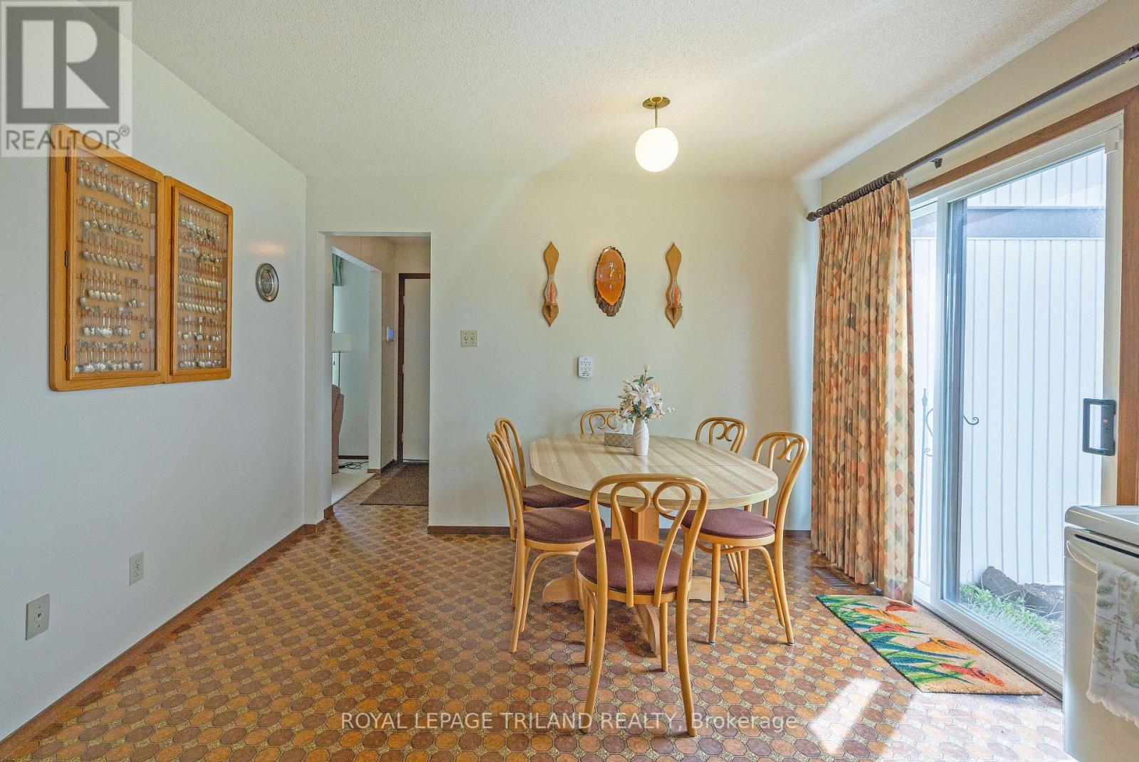 1697 ALDERSBROOK ROAD - 10