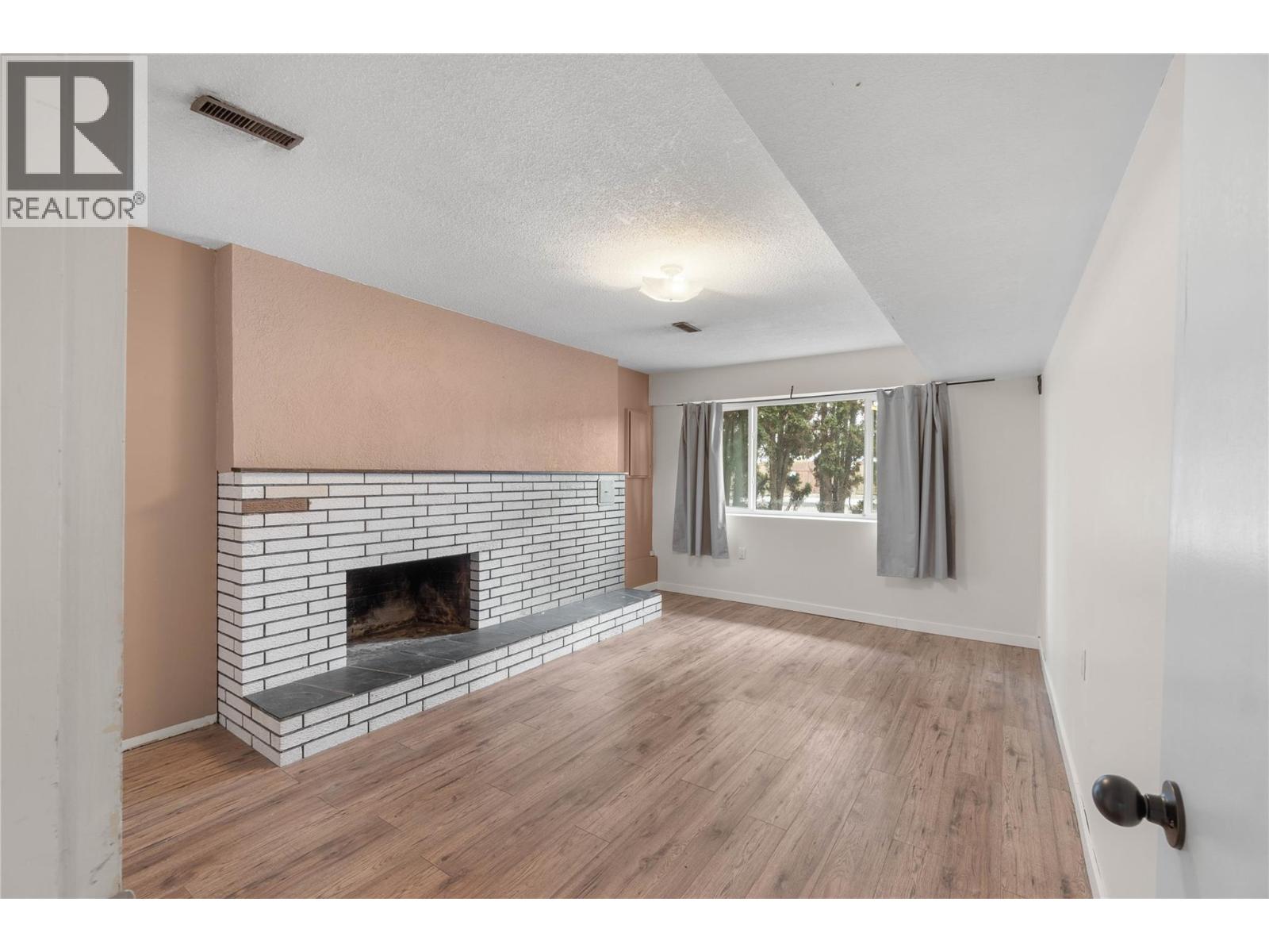 602/604 WINDSOR Avenue - 19