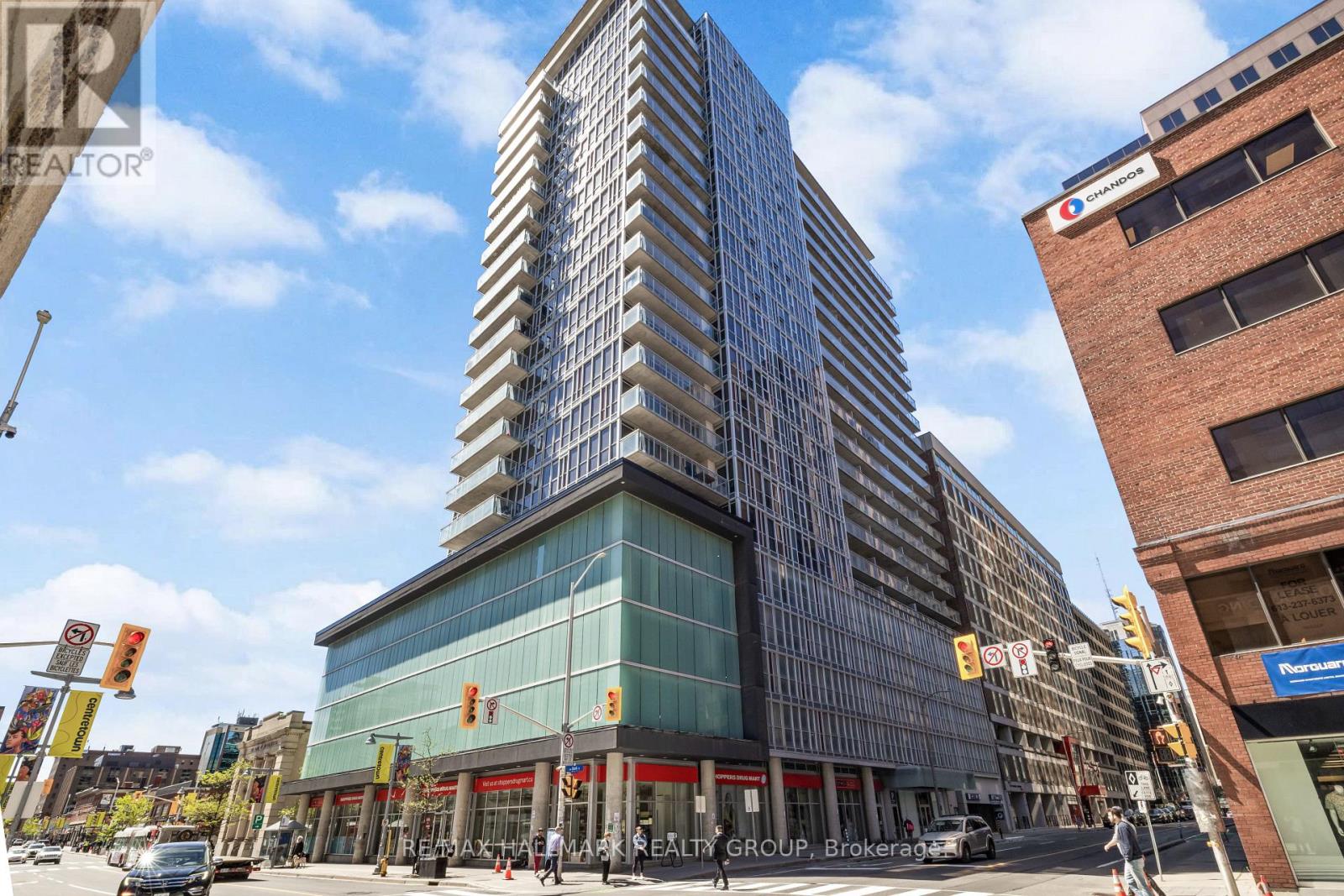 #1804 324 LAURIER AVENUE W - 1
