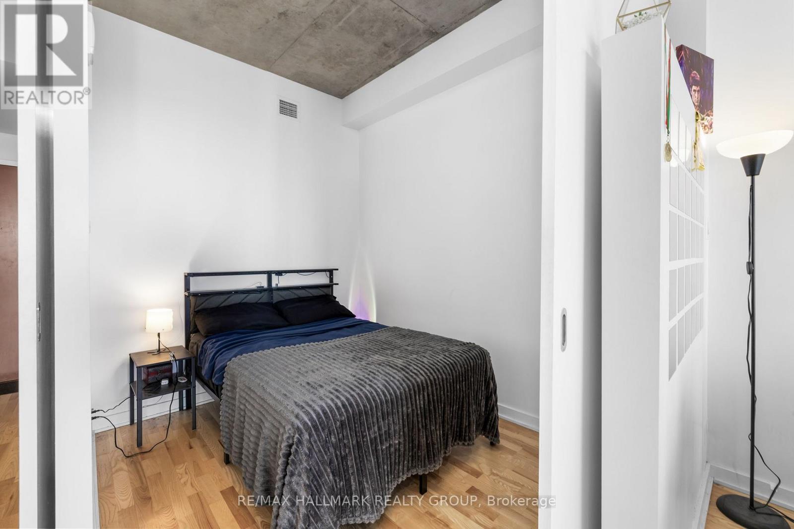 #2207 324 LAURIER AVENUE W - 16