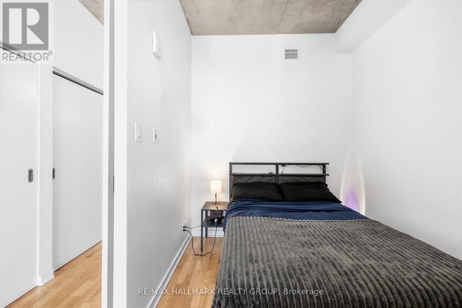 #2207 324 LAURIER AVENUE W - 17