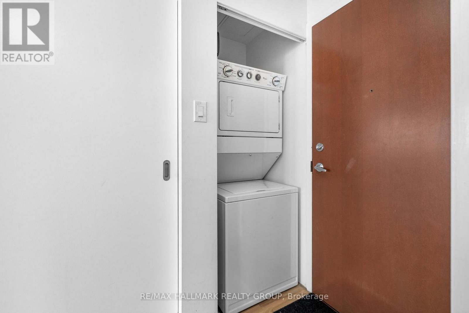 #2207 324 LAURIER AVENUE W - 5