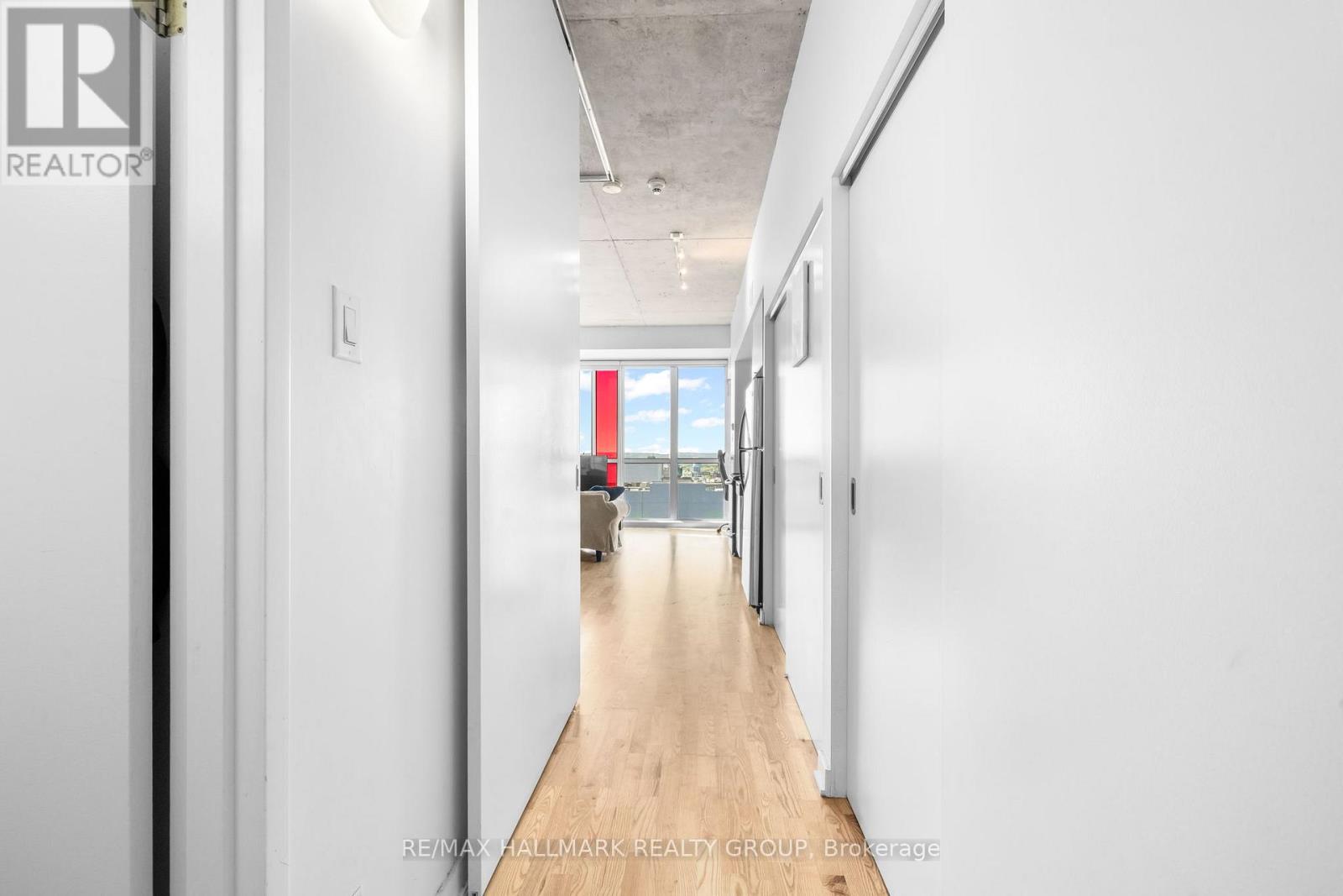 #2207 324 LAURIER AVENUE W - 6