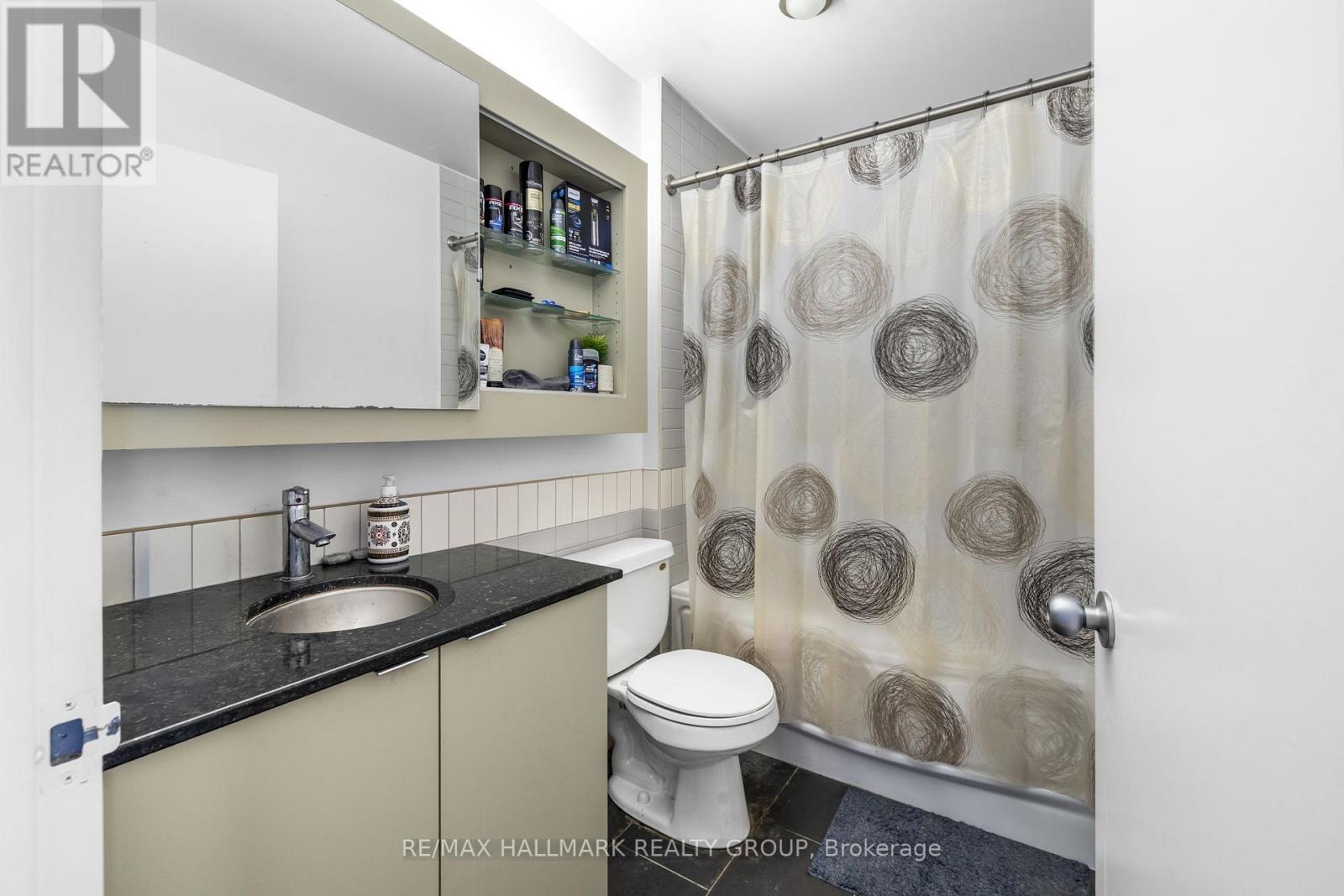 #2207 324 LAURIER AVENUE W - 7