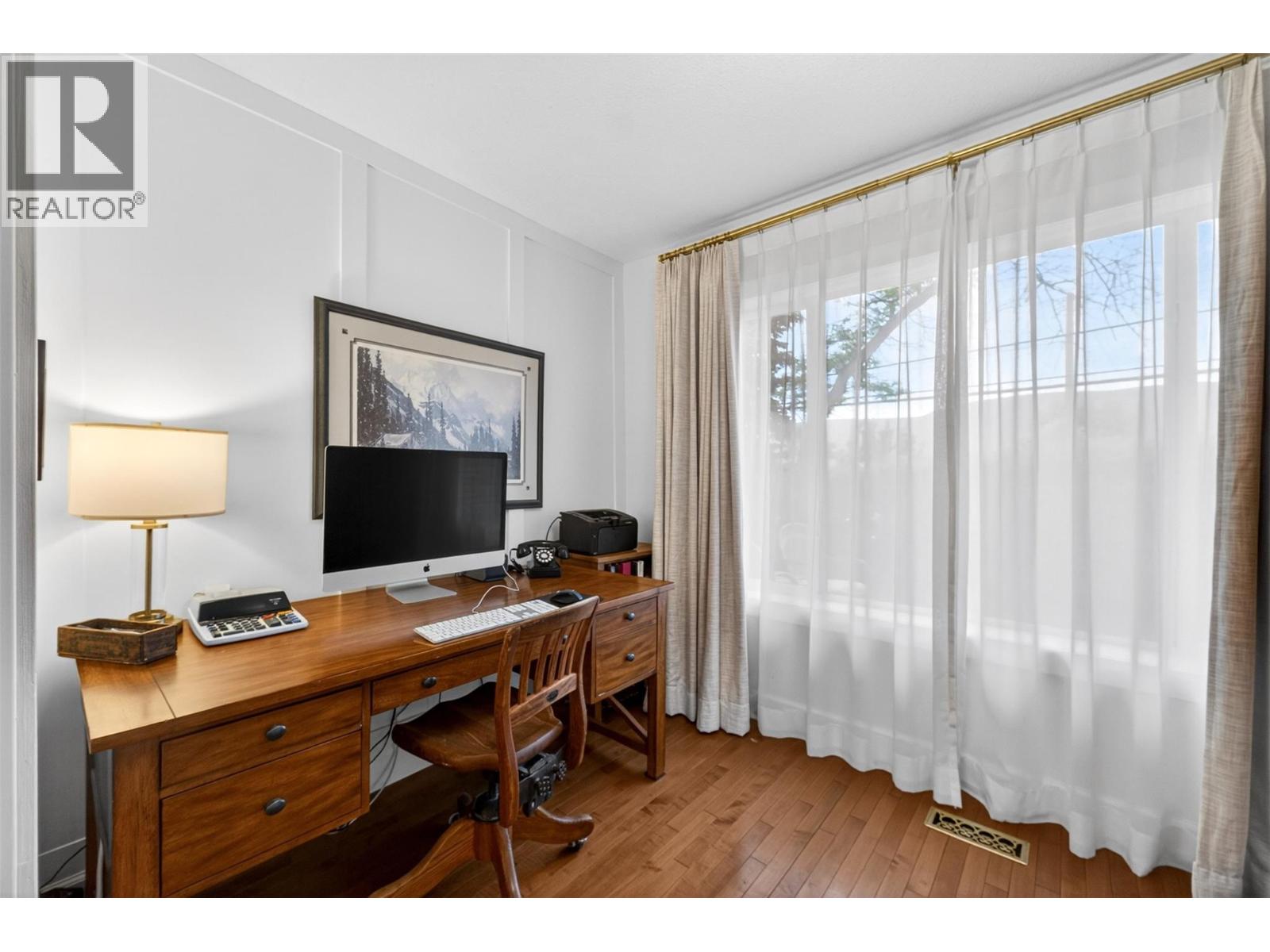  230 Shuswap Street Southeast, Salmon Arm