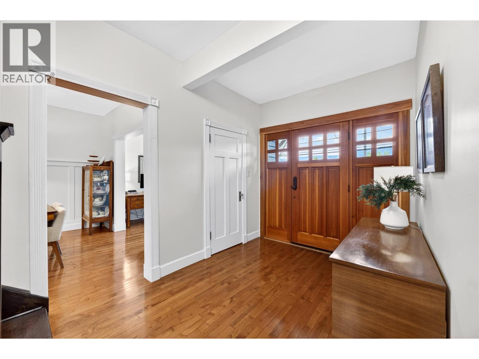  230 Shuswap Street Southeast, Salmon Arm