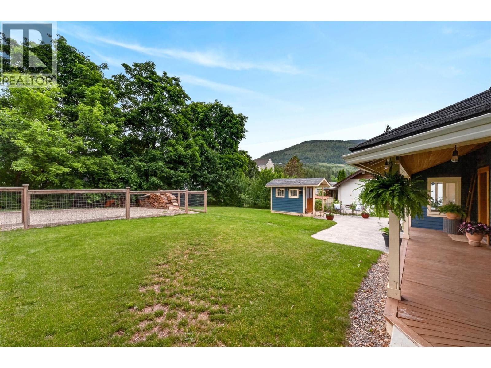  230 Shuswap Street Southeast, Salmon Arm