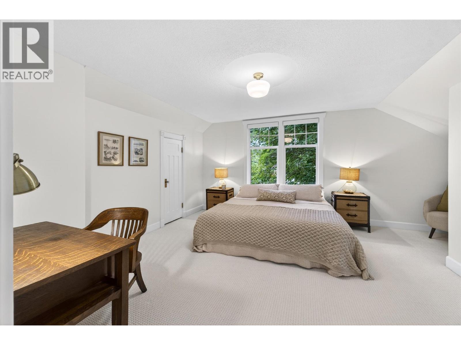  230 Shuswap Street Southeast, Salmon Arm