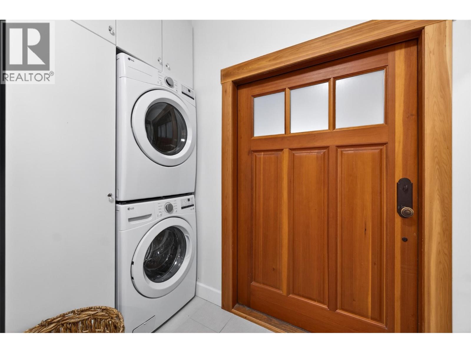  230 Shuswap Street Southeast, Salmon Arm