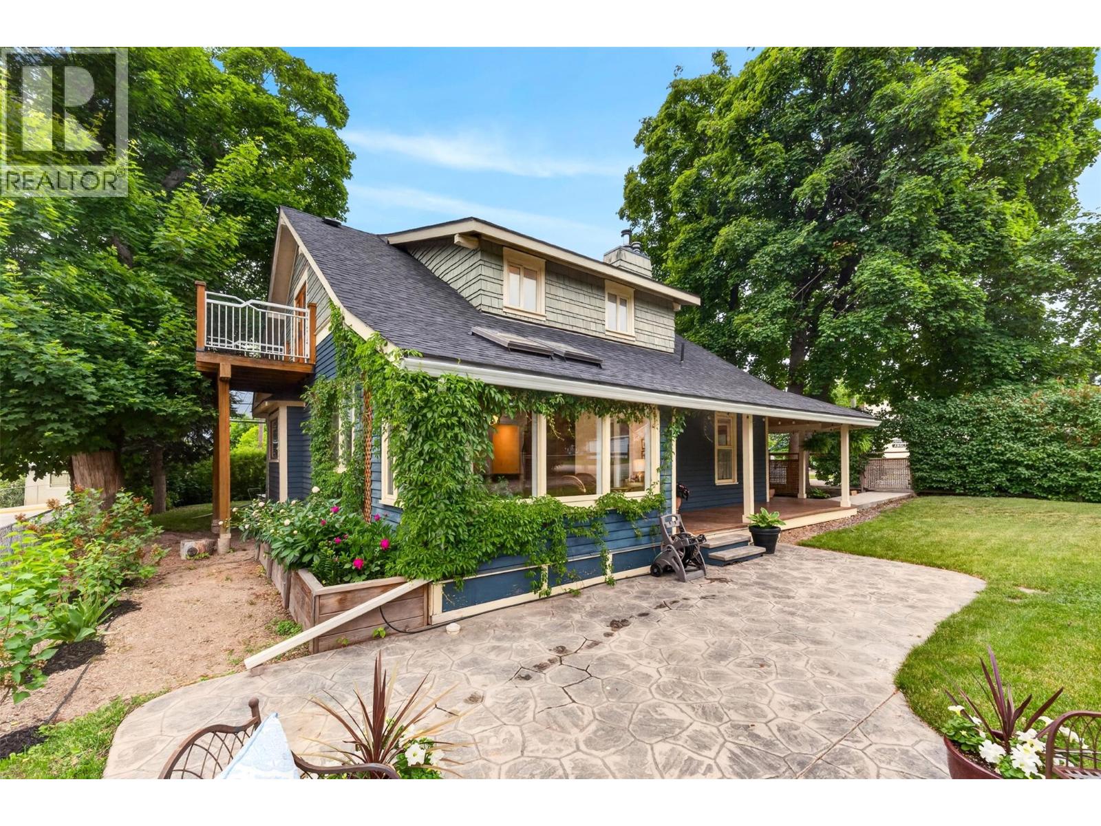  230 Shuswap Street Southeast, Salmon Arm