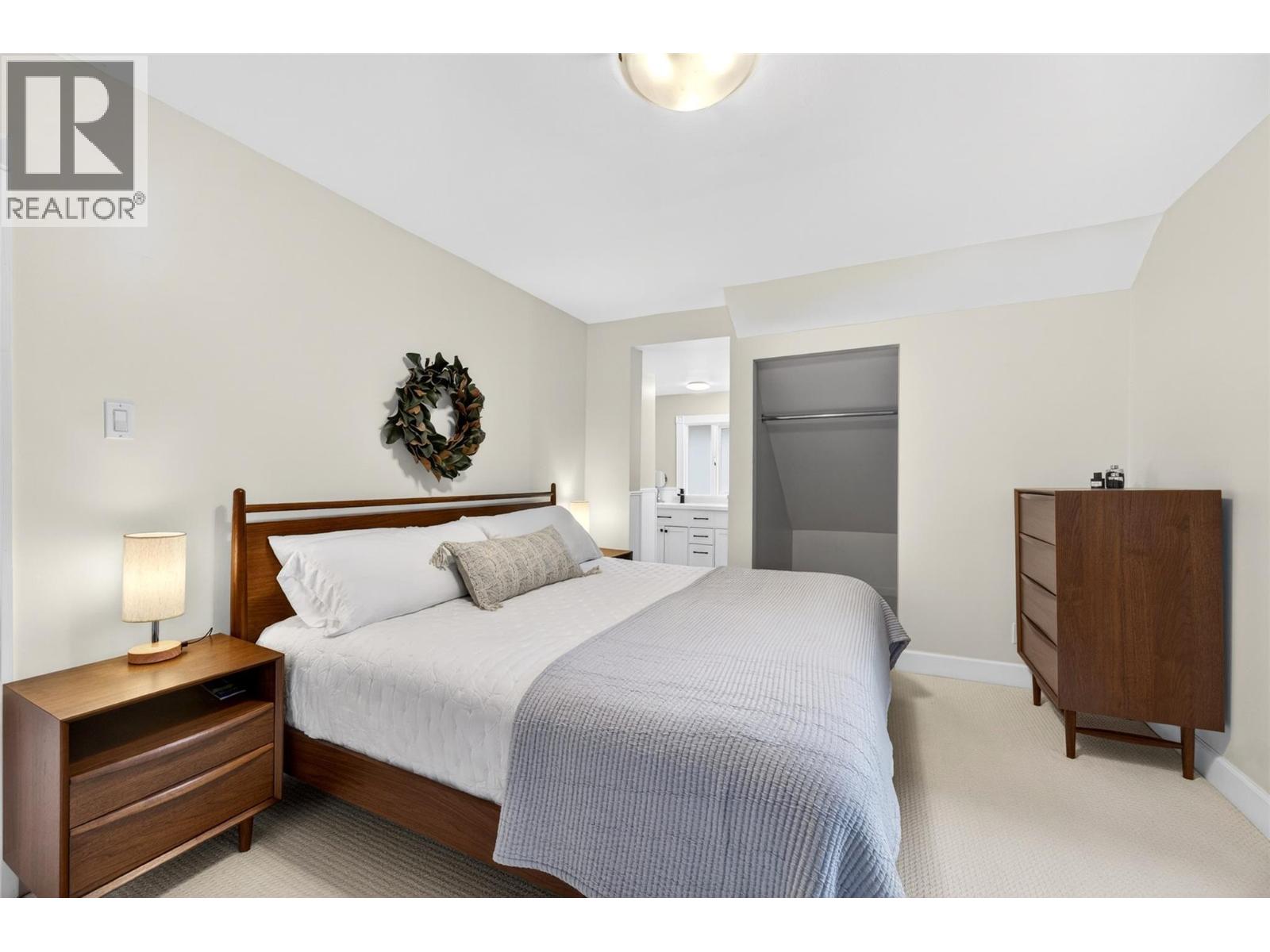  230 Shuswap Street Southeast, Salmon Arm