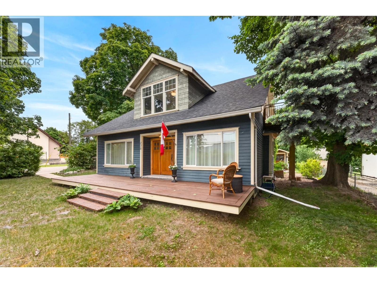 230 Shuswap Street Southeast, Salmon Arm