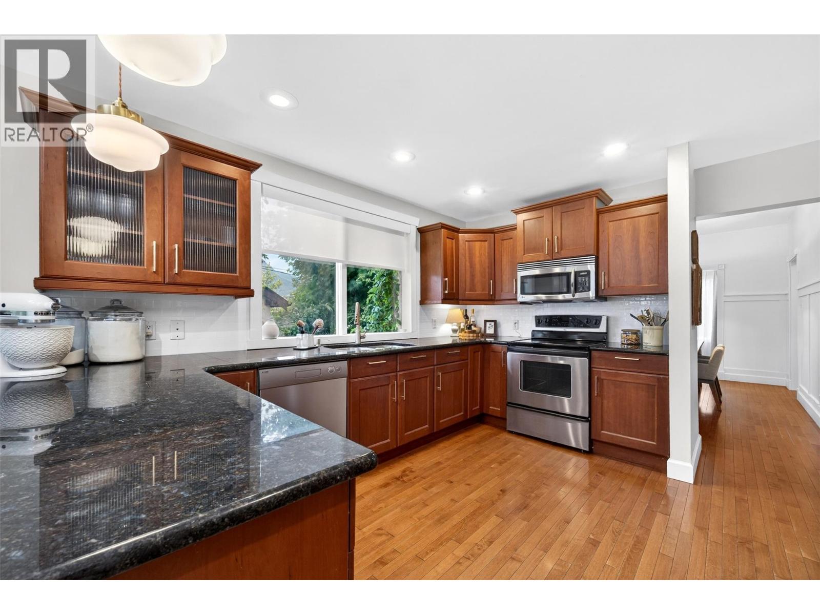  230 Shuswap Street Southeast, Salmon Arm