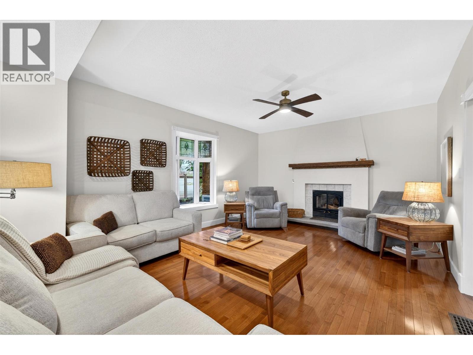  230 Shuswap Street Southeast, Salmon Arm
